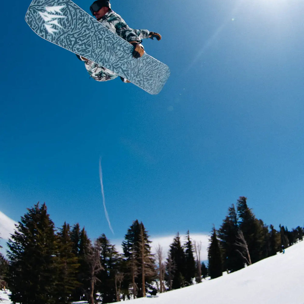 
                      
                        Jones Men's Aviator 2.0 Snowboard
                      
                    