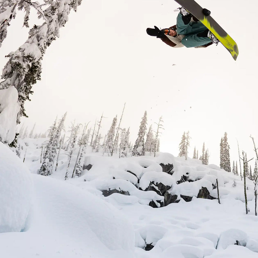 Jones Men's Howler Snowboard
