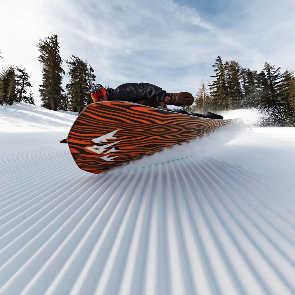 
                      
                        Jones Freecarver 9000s Snowboard
                      
                    