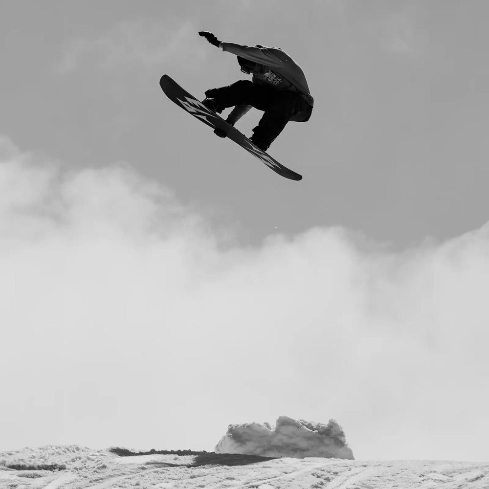 
                      
                        Jones Men's Mountain Twin Pro Snowboard
                      
                    